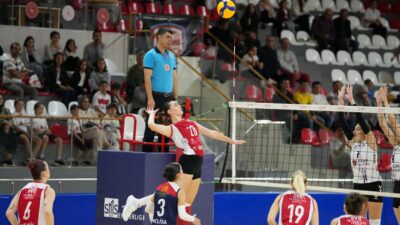 Merkez Spor Kompleksi’ni dolduran taraftarının muhteşem desteğiyle sahaya çıkan Kahramanmaraş
